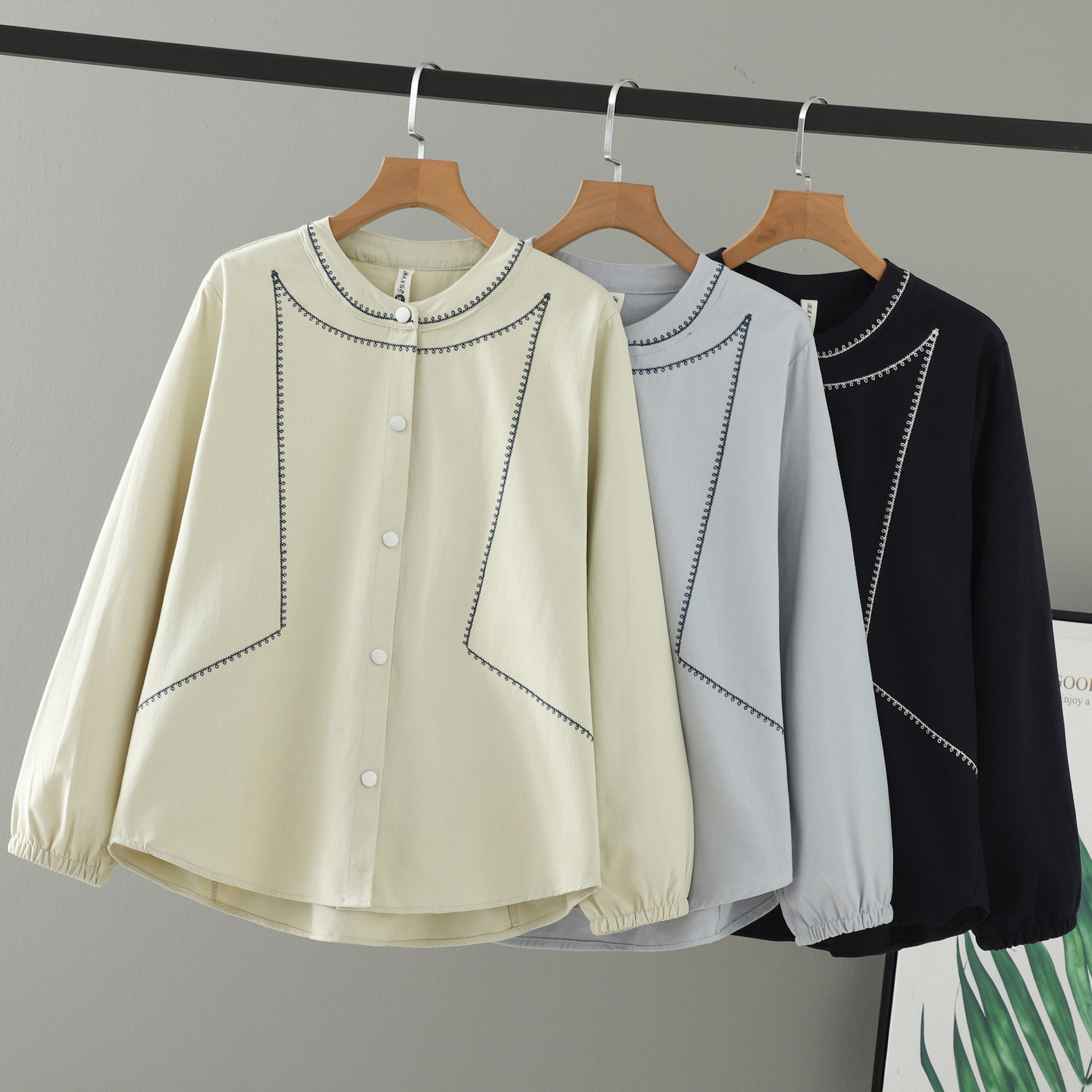 2026胖mm女装春装压褶外套百搭明线刺绣大码中年衬衫圆领上衣女