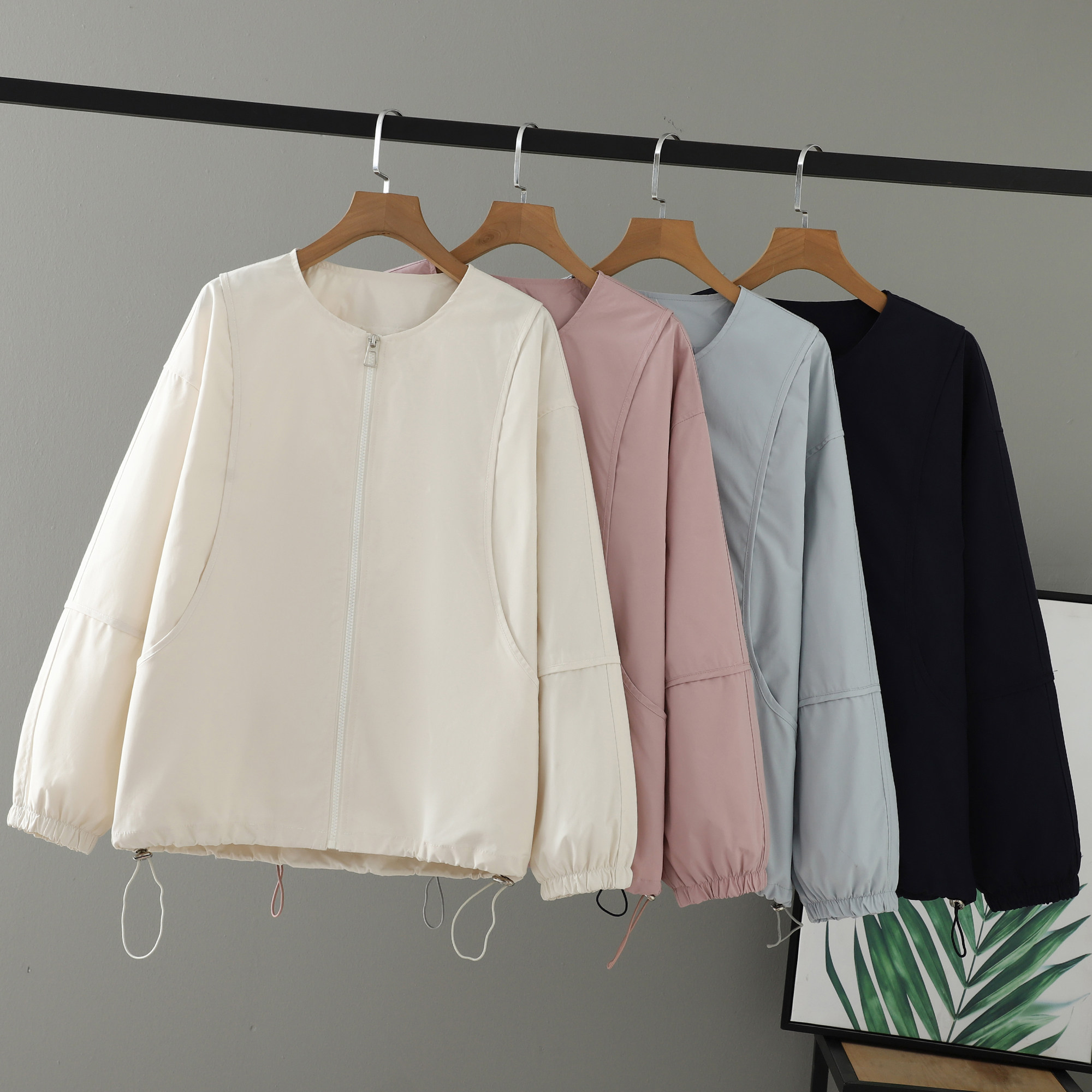 胖妹妹新款女装2026春装拼接中年大码圆领抽绳外套洋气纯色女上衣