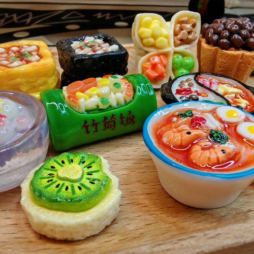 仿真特色美食鸳鸯锅竹筒饭泡面