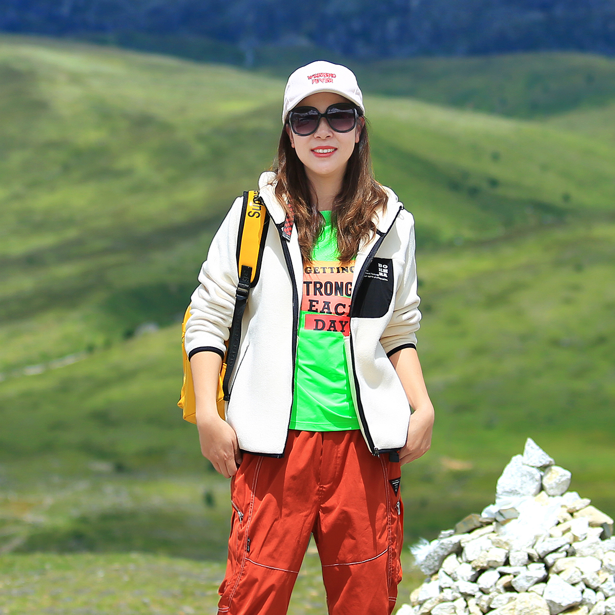 雪丘岛户外连帽抓绒衣