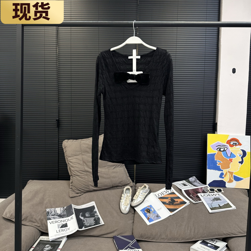 丝绒蝴蝶领黑天鹅蕾丝提花长袖