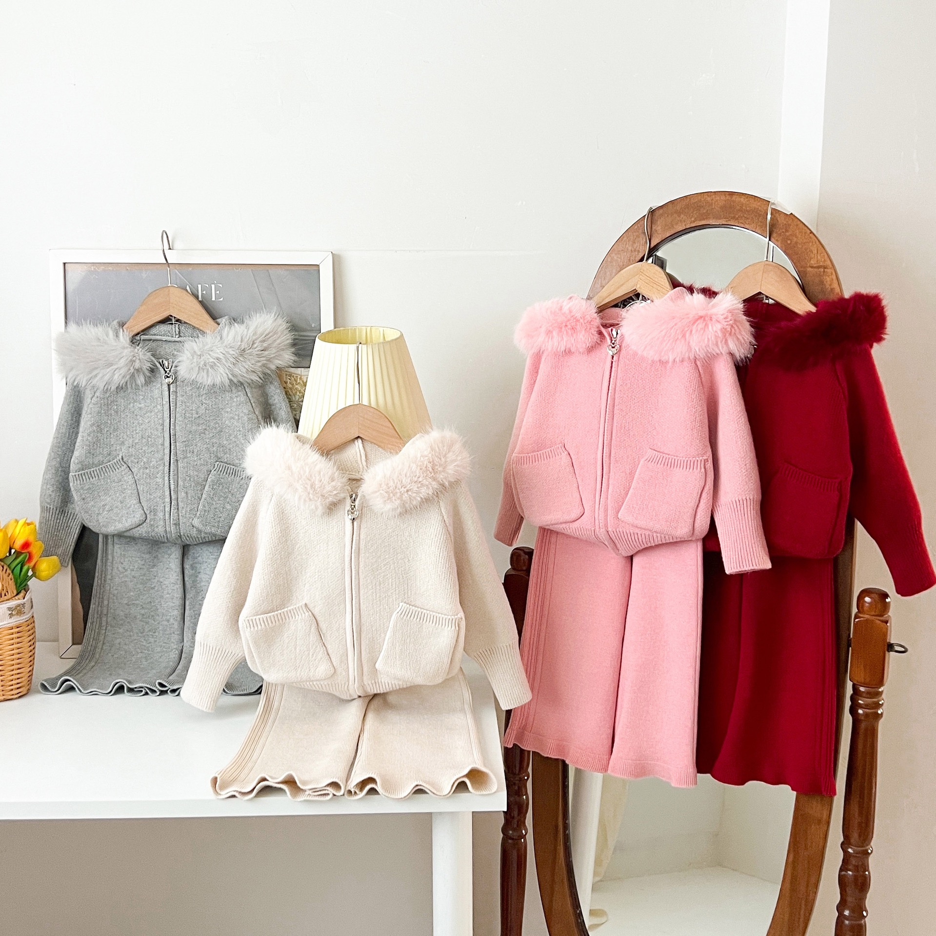 女童洋气新年服针织套装小女孩毛领连帽开衫毛衣外套毛线裤两件套