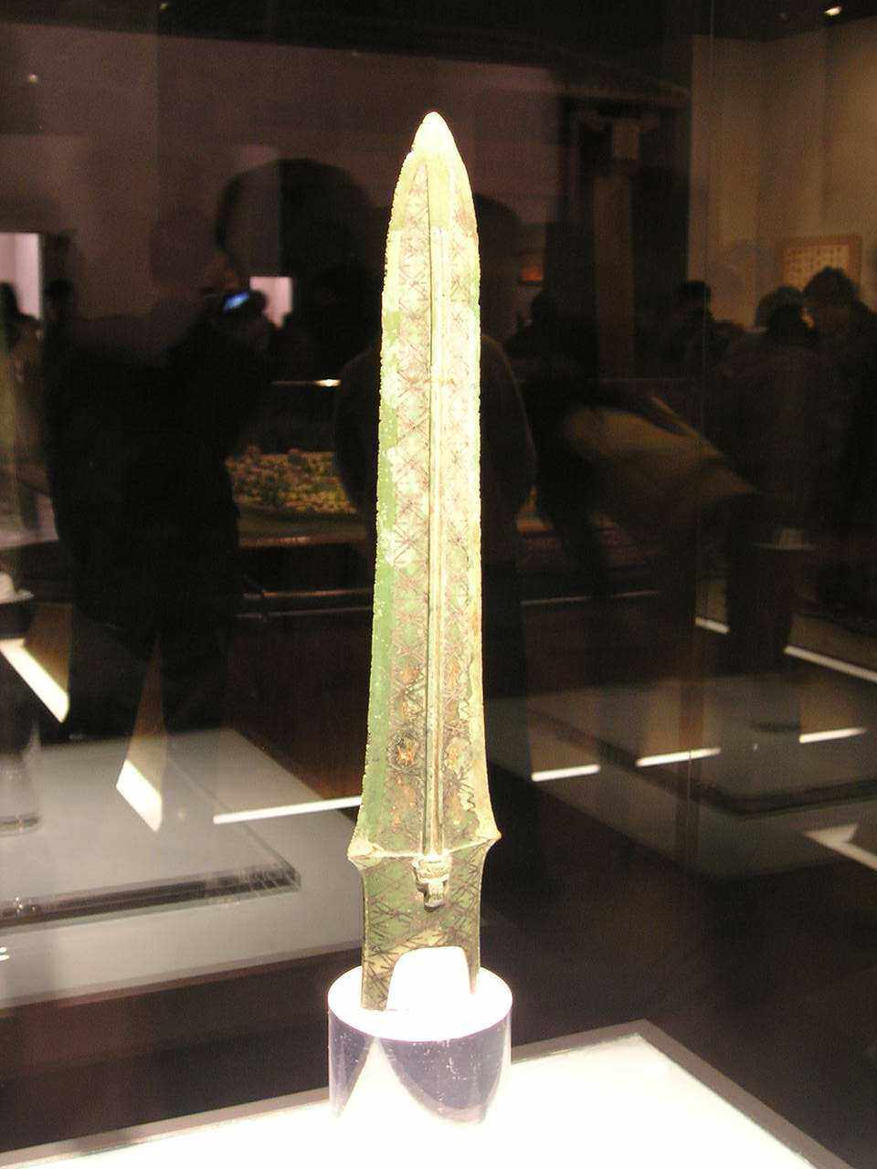 烟云涧紫器铜莱仿古青铜器越王勾践剑齐名吴王夫差矛古玩收藏摆件