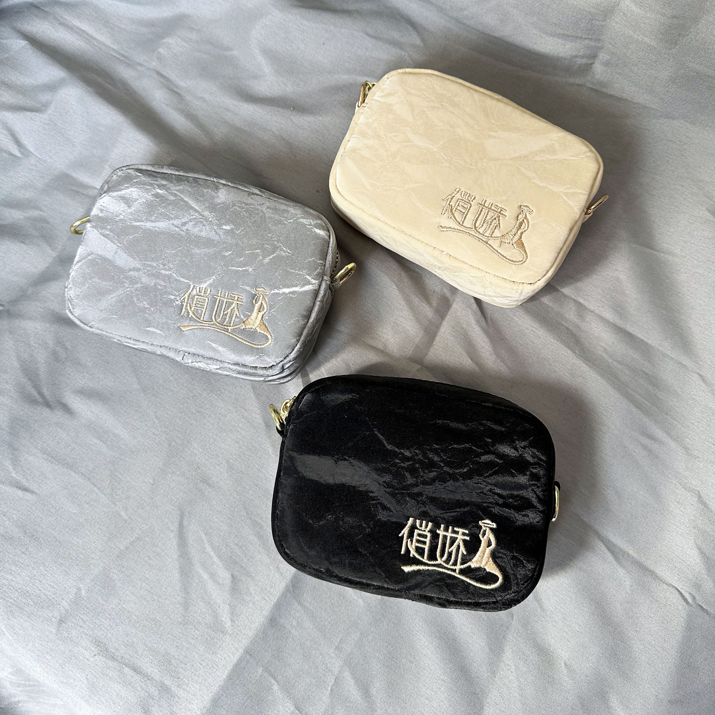 日韩质感洋气包包2025新款链条刺绣女包个性单肩斜挎小方包手机包