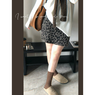 毛丽小四郎 韩系复古撞色感显瘦包臀直筒针织短裙 搭配点睛单品