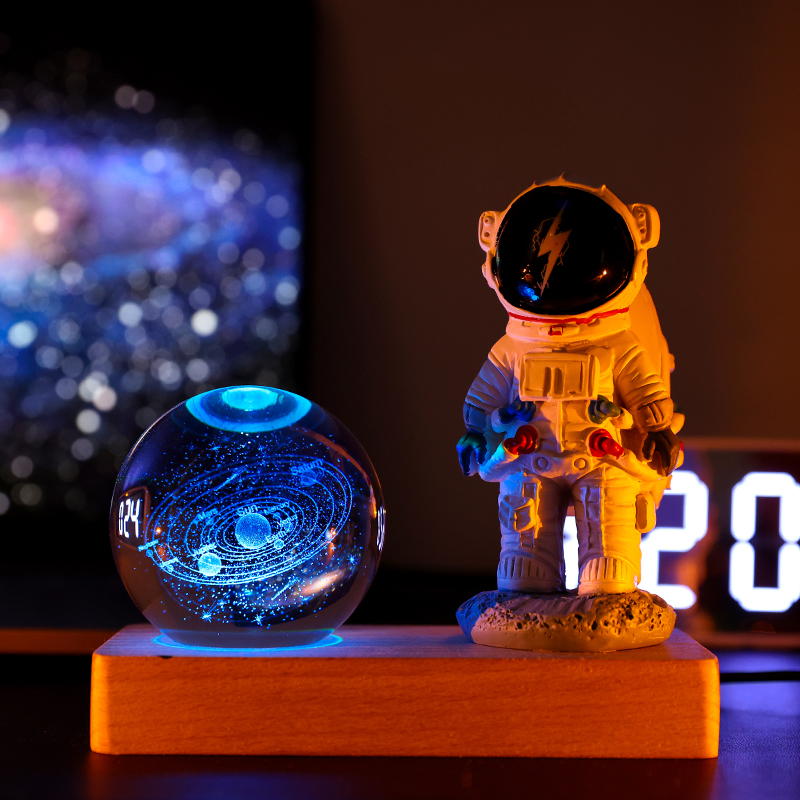 生日礼物宇航员摆件发光小夜灯太空人银河礼物男生送男孩朋友同学