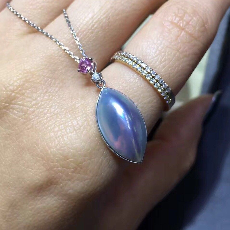 大气爆光孔雀深蓝马贝珍珠吊坠孔雀深蓝玛贝壳18K金镶嵌工艺