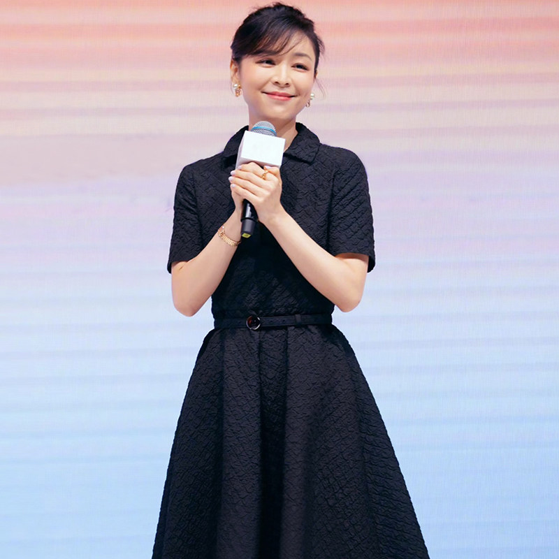 迪丽热巴同款赫本风设计感长裙子图片