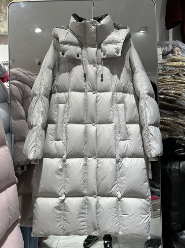 2025冬季慕姿672休闲时尚立领保暖中长95白鸭绒连帽羽绒服外套女