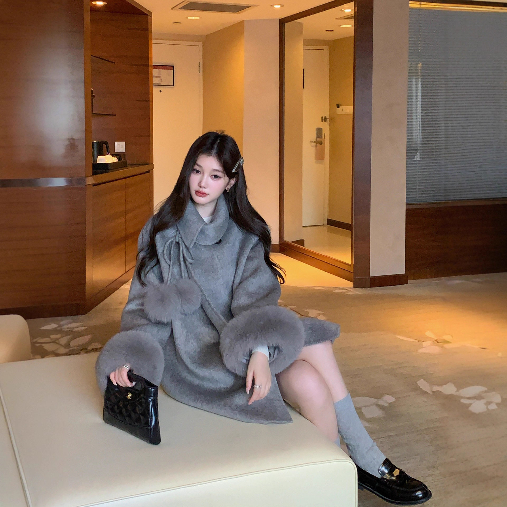 温莎千金复古狐狸袖口毛大衣毛球双面毛呢外套女灰色2025年冬新款