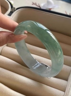 缅甸油青翡翠手镯冰种飘绿正圈玉手镯浅绿飘花冰糯种玉镯子女款