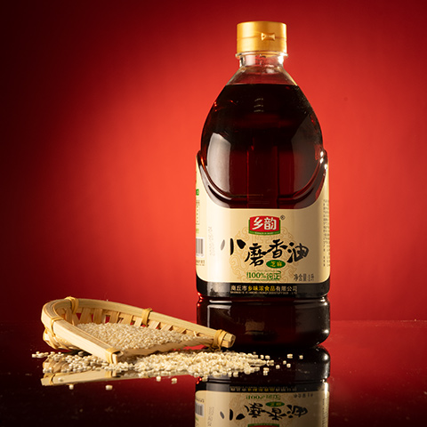 乡韵小磨芝麻香油1000ml装正宗石磨香油白芝麻油火锅油碟餐饮凉拌,粮油调味/速食/干货/烘焙,香油,淘宝优惠券,粉丝福利购,淘宝优惠卷