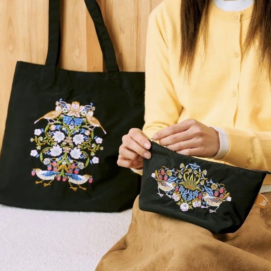 国誉V&A博物馆联名收纳袋大容量笔袋威廉莫里斯的草莓小偷托特包,文具电教/文化用品/商务用品,笔袋,淘宝优惠券,粉丝福利购,淘宝优惠卷