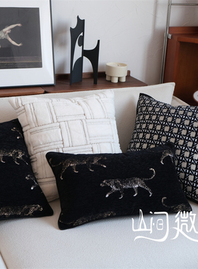 中古风抱枕豹子轻奢靠包沙发靠垫黑色复古风高档别墅大平层靠枕