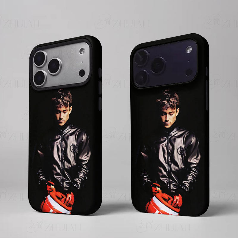勒克莱尔红头盔磨砂磁吸手机壳大孔亮面硬壳适用苹果iphone18promax华为PURAXVIEW荣耀300ULTRA小米CIVI5PRO