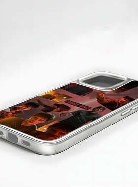 怪奇物语角色手机壳大孔电镀黑框碳纤纹二合一磁吸适用苹果17promax华为小米14PROPURA80PROPLUSPURA70ULTRA