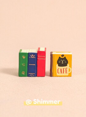 可爱卡通猫咪彩色书本桌面摆件