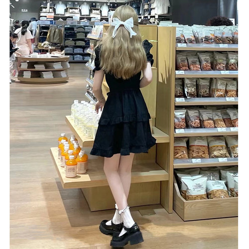 法式小黑裙女设计感小众V领收腰