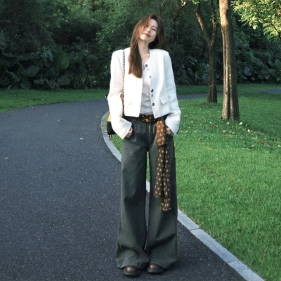 小香风白色短款廓形外套