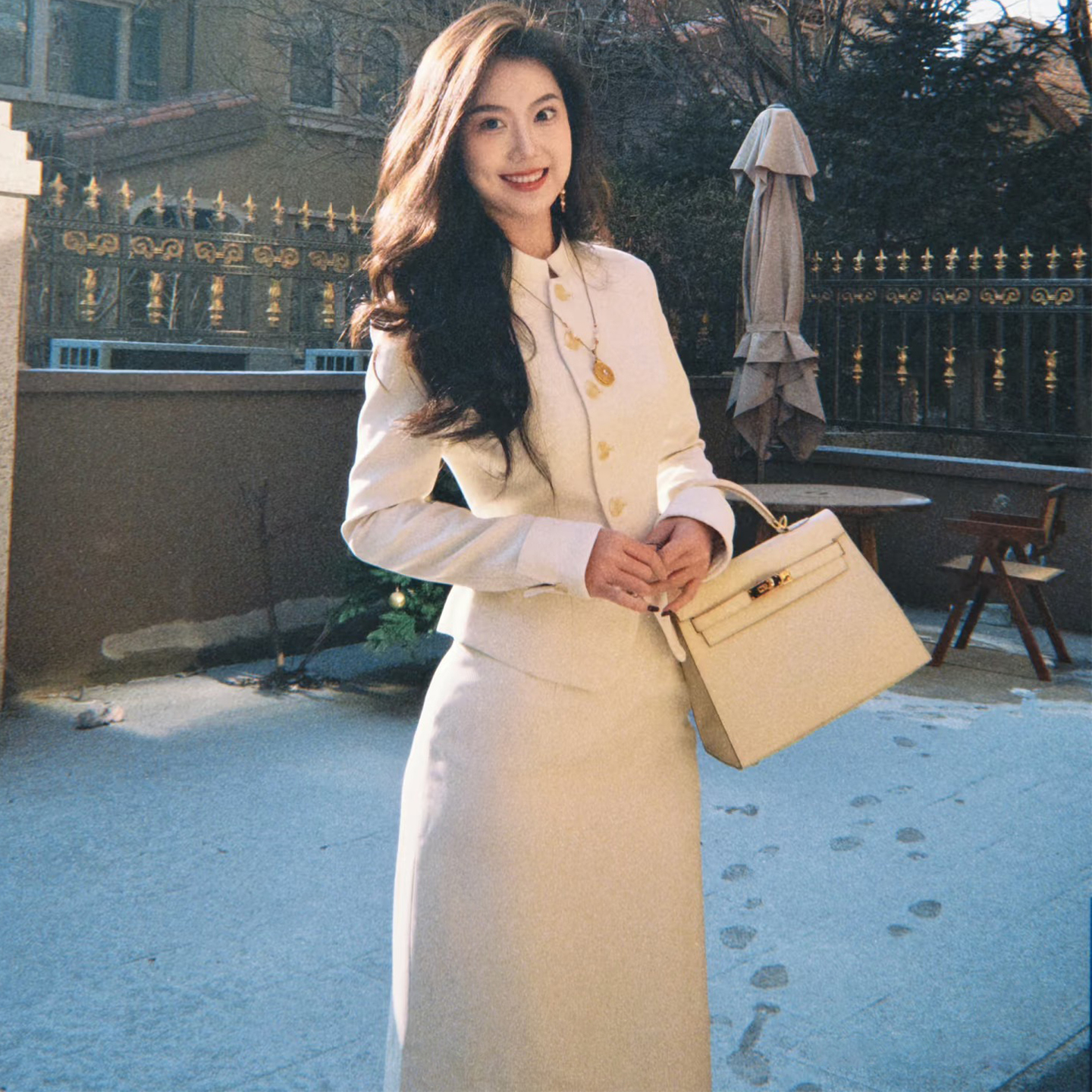 轻熟风白色立领外套半身裙两件套