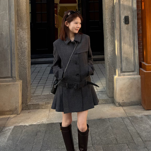 设计感灰色小众中长款毛呢连衣裙女秋冬新款韩系百搭腰带呢子外套