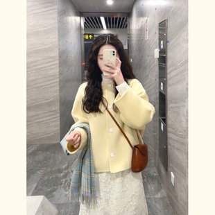 温柔韩系风黄色短款毛呢外套女秋冬小个子圆领单排扣呢子大衣减龄
