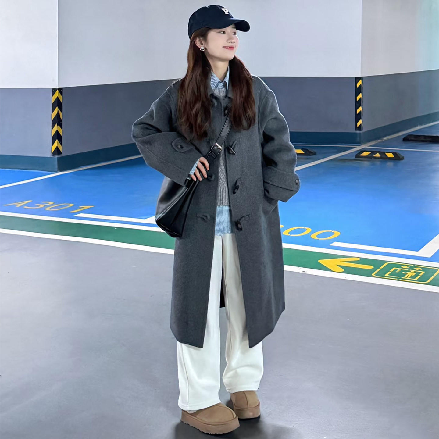 日系学院风灰色牛角扣毛呢外套女