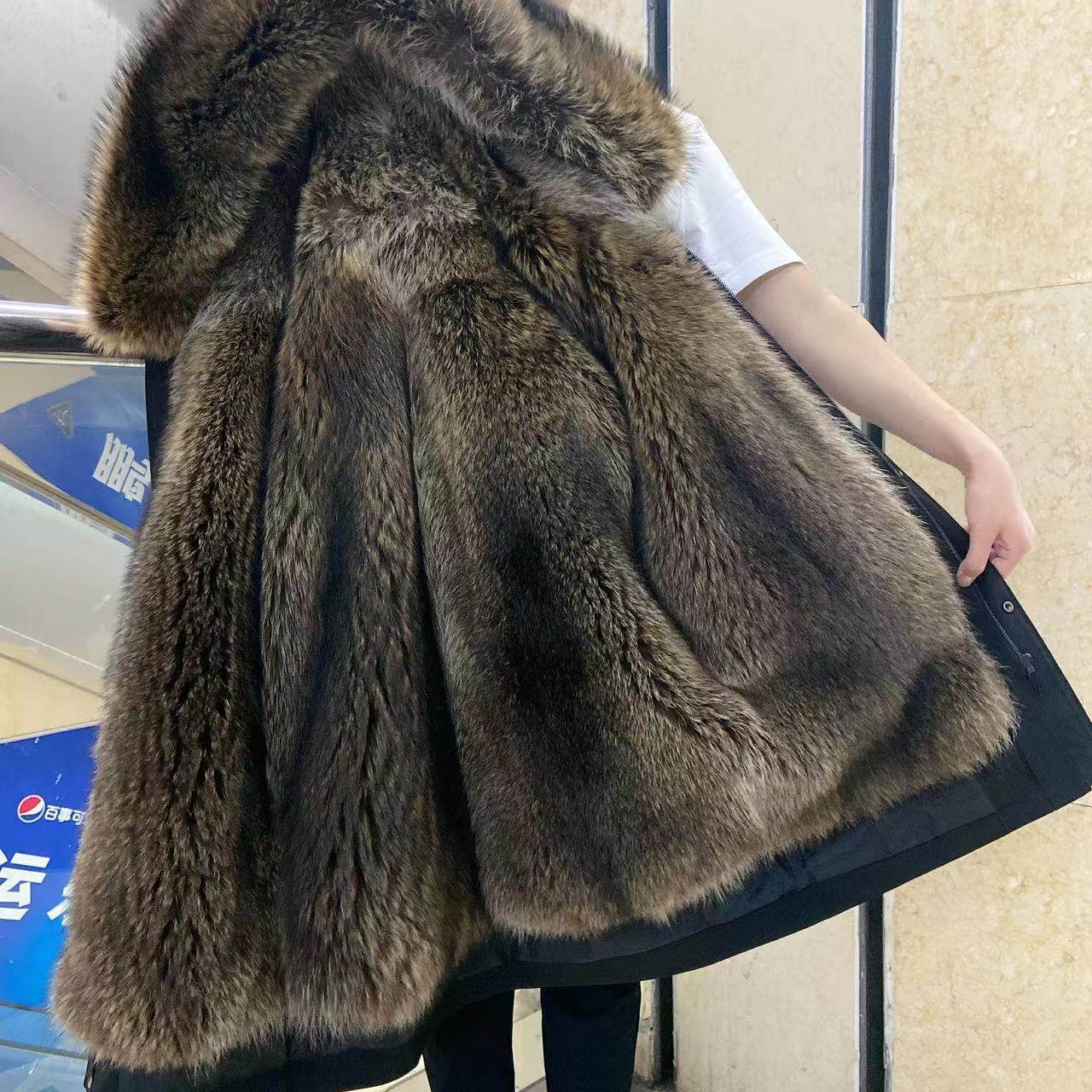 2025新款男士皮草派克服加厚长毛美洲貉整皮内胆可拆卸连帽男外套