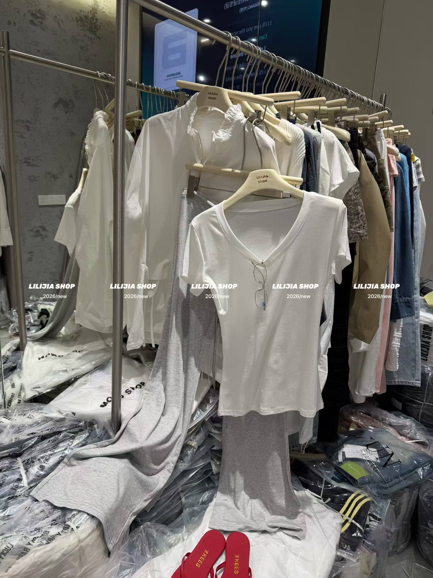 MIDO家 2026夏季韩版时尚百搭宽松显瘦短袖T恤+灰色微喇叭裤套装