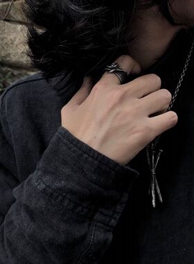 做旧配饰暗黑先锋风小众项链吊坠