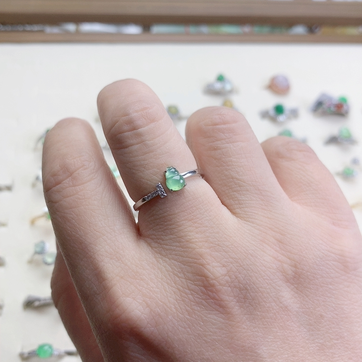 银镶冰胶甜绿葫芦开口戒戒指