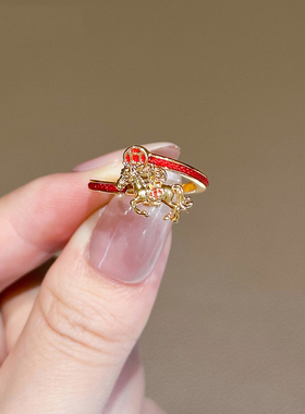 本命年马年红绳小马戒指女款喜庆