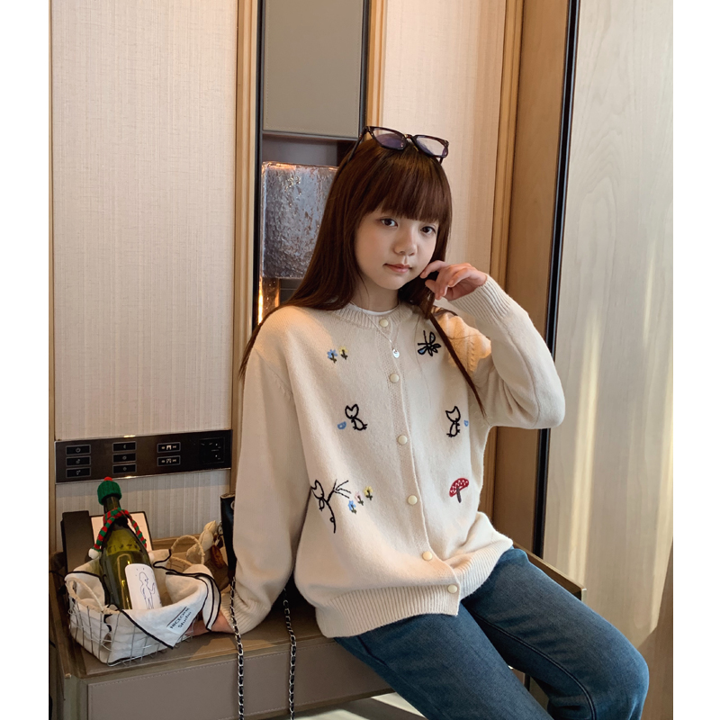 女大童韩版刺绣开衫2024冬装新款青少年时尚保暖含羊毛针织衫毛衣