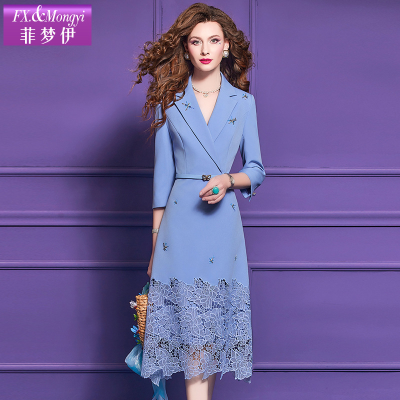 菲梦伊镂空绣花蓝色西装连衣裙