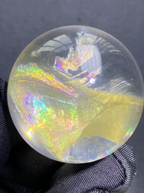 天然水晶星光烟雾冰晶包裹七彩黄胶花水晶球摆件 3.7厘米一物一图