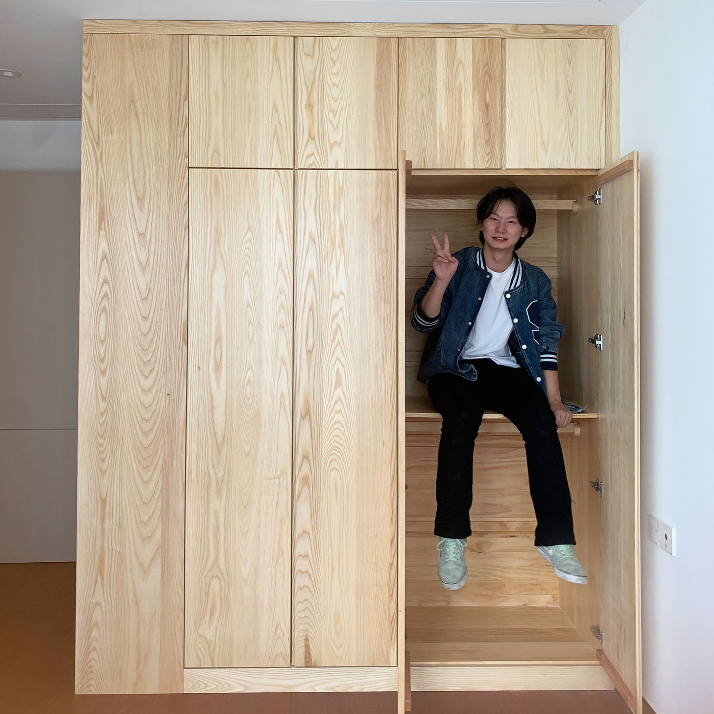 全屋定制实木衣柜卧室图片