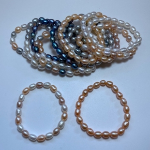 5-6mm天然白色米形淡水珍珠弹力绳手链小众设计小米珠手串松紧款