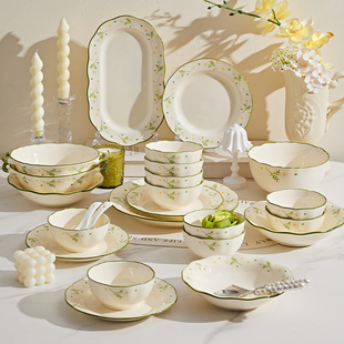 清新餐具碗碟套装家用新款可爱陶瓷碗筷盘子高颜值乔迁釉下彩碗具