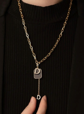 方牌字母D网红爆款毛衣链