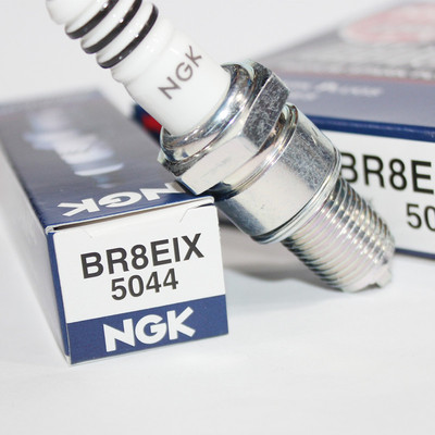 ngk适用于b8es两冲crm250火花塞