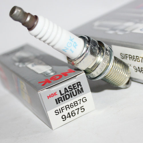 NGK铱铂金火花塞SIFR6B7G 94675适用于哈弗H2 H2S H5 H6 H3 H8 H9