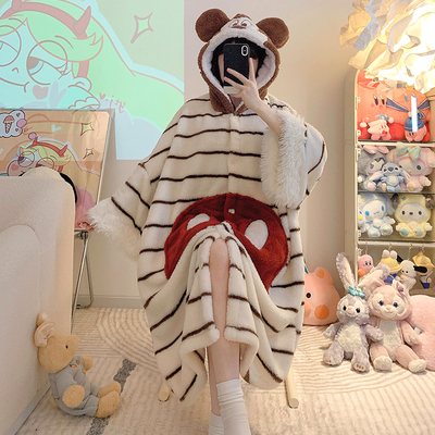 珊瑚绒斗篷睡衣女秋冬大码300斤卡通条纹学生法兰绒加绒加厚睡袍