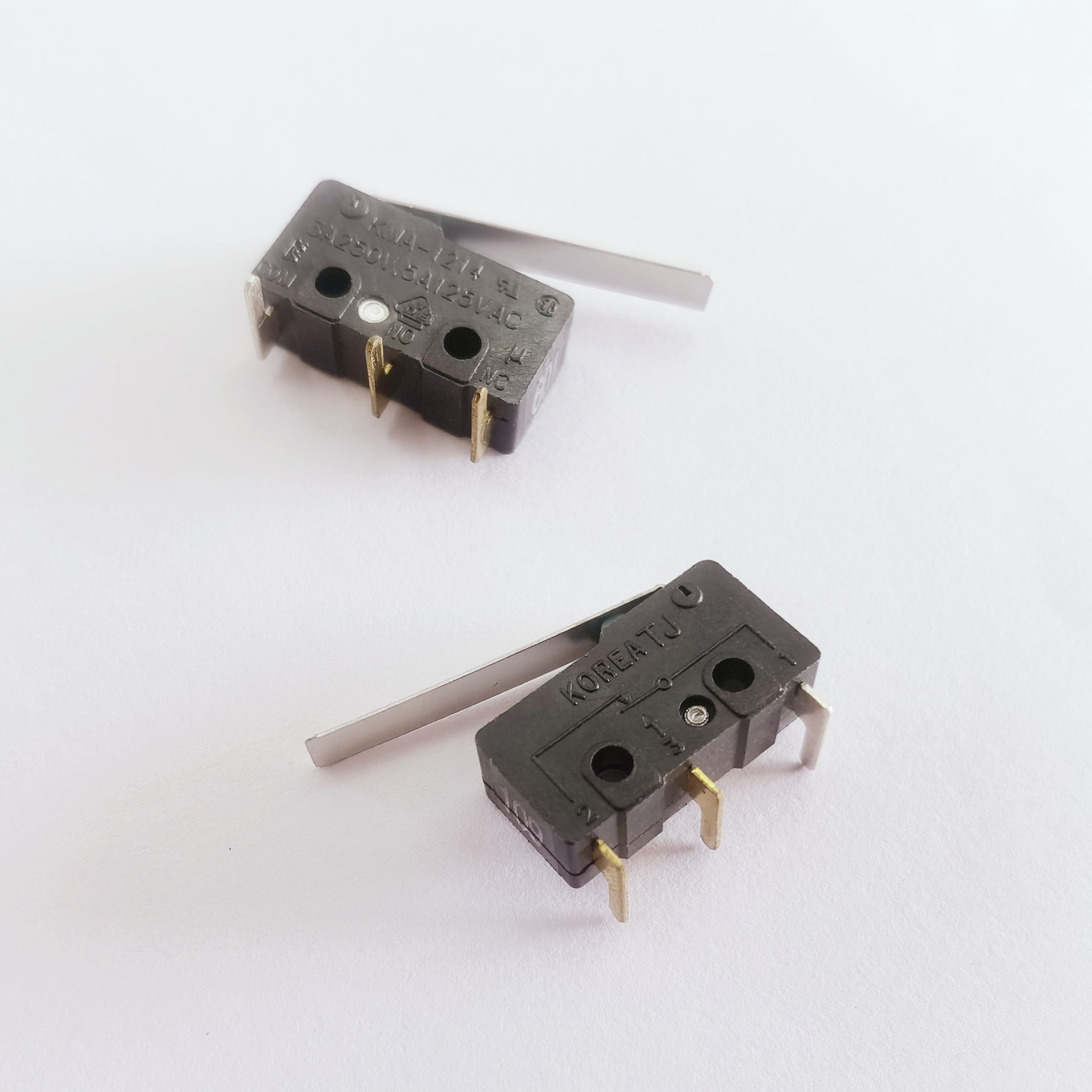 全新原装 KMA-1214 微动开关 5A125/3A250VAC 90度弯脚卧式