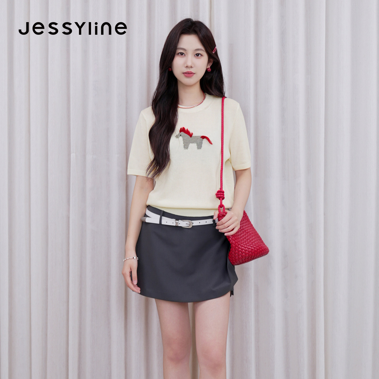 jessyline杰茜莱2026夏新款可爱小马图案短袖针织衫女小个子上衣