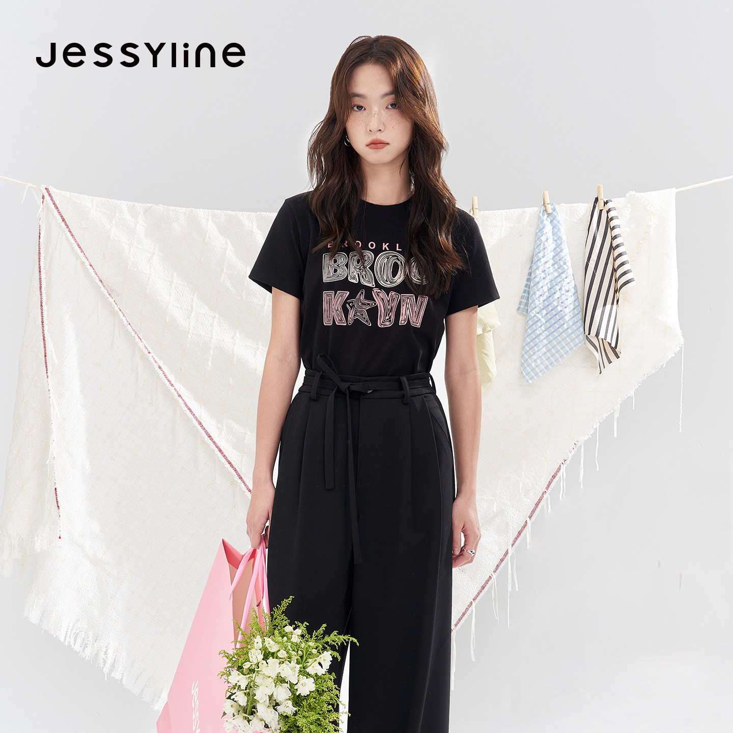 jessyline杰茜莱2026春夏季新短款百搭字母减龄正肩短袖T恤女上衣