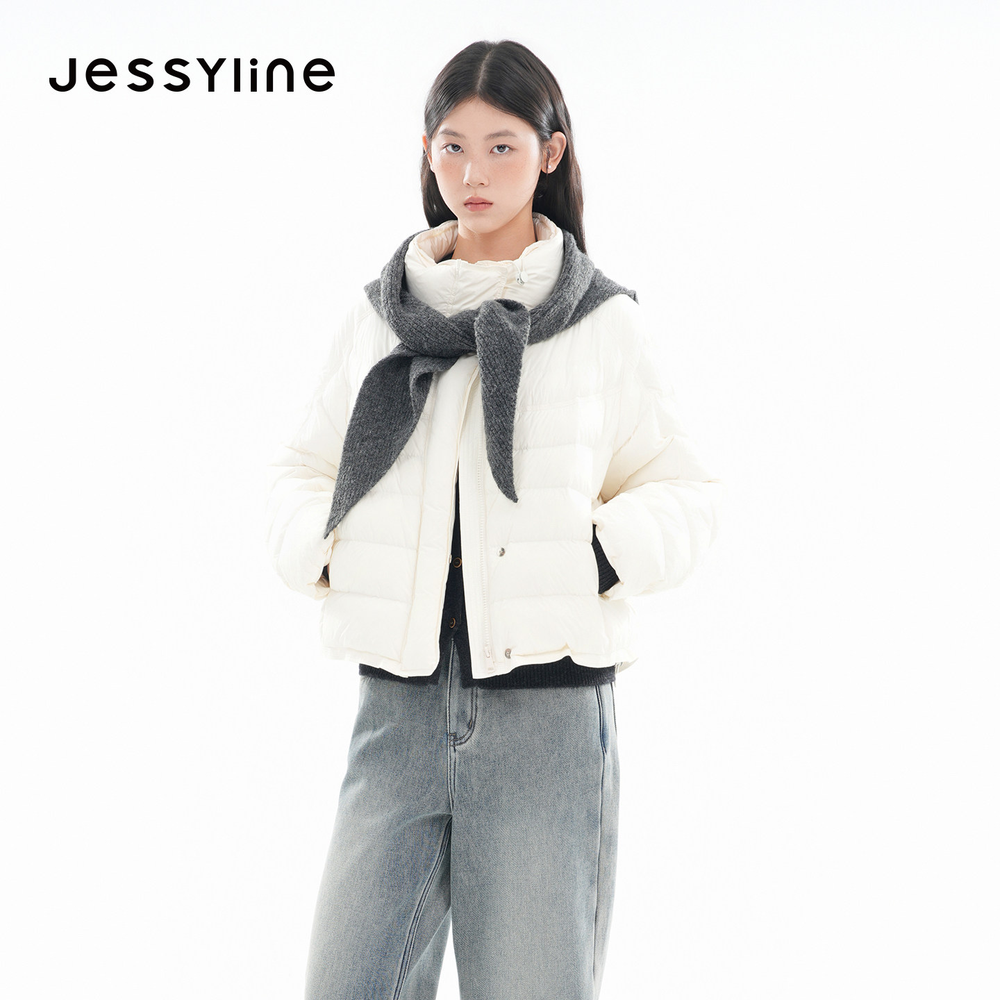 jessyline2026冬季专柜新款 杰茜莱带帽白鸭绒羽绒服女 641108024