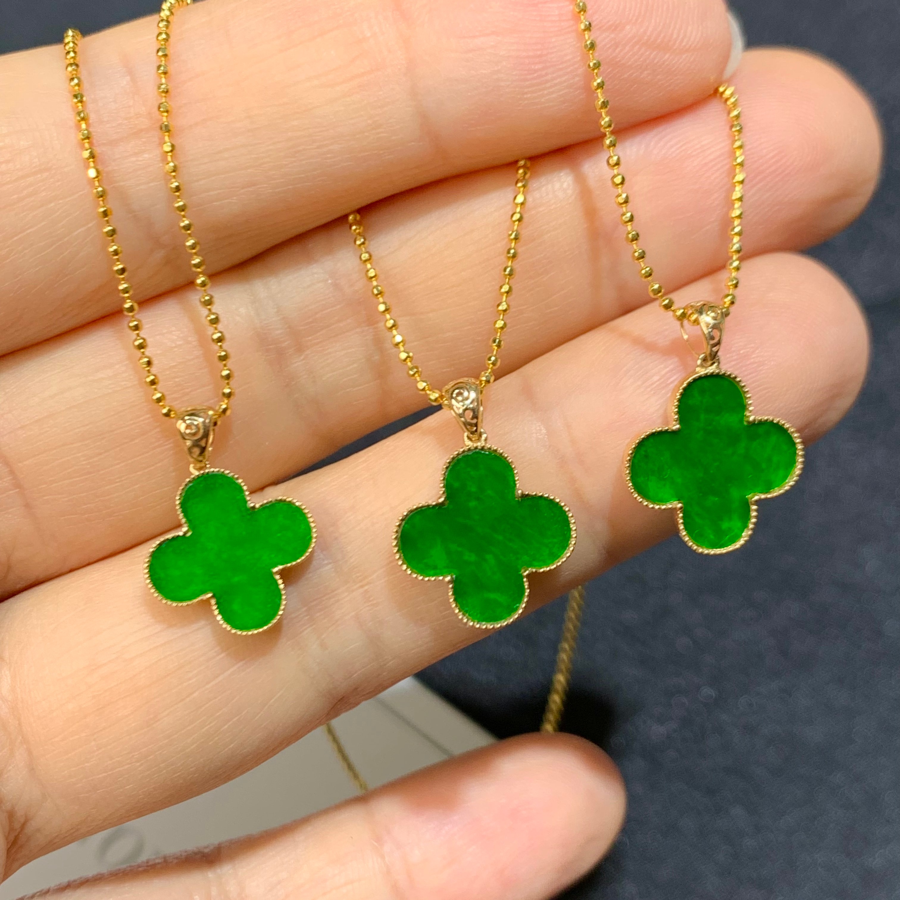 18K金天然A货翡翠满绿四叶草吊坠女款项链辣绿四叶草锁骨链