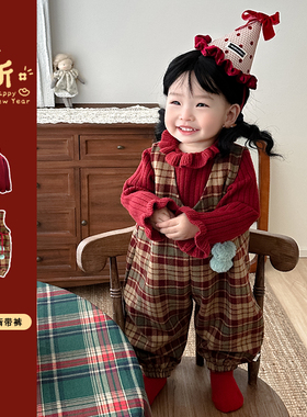 女童装毛呢格子连体背带裤宝宝冬季红色毛衣针织衫新年拜年服套装