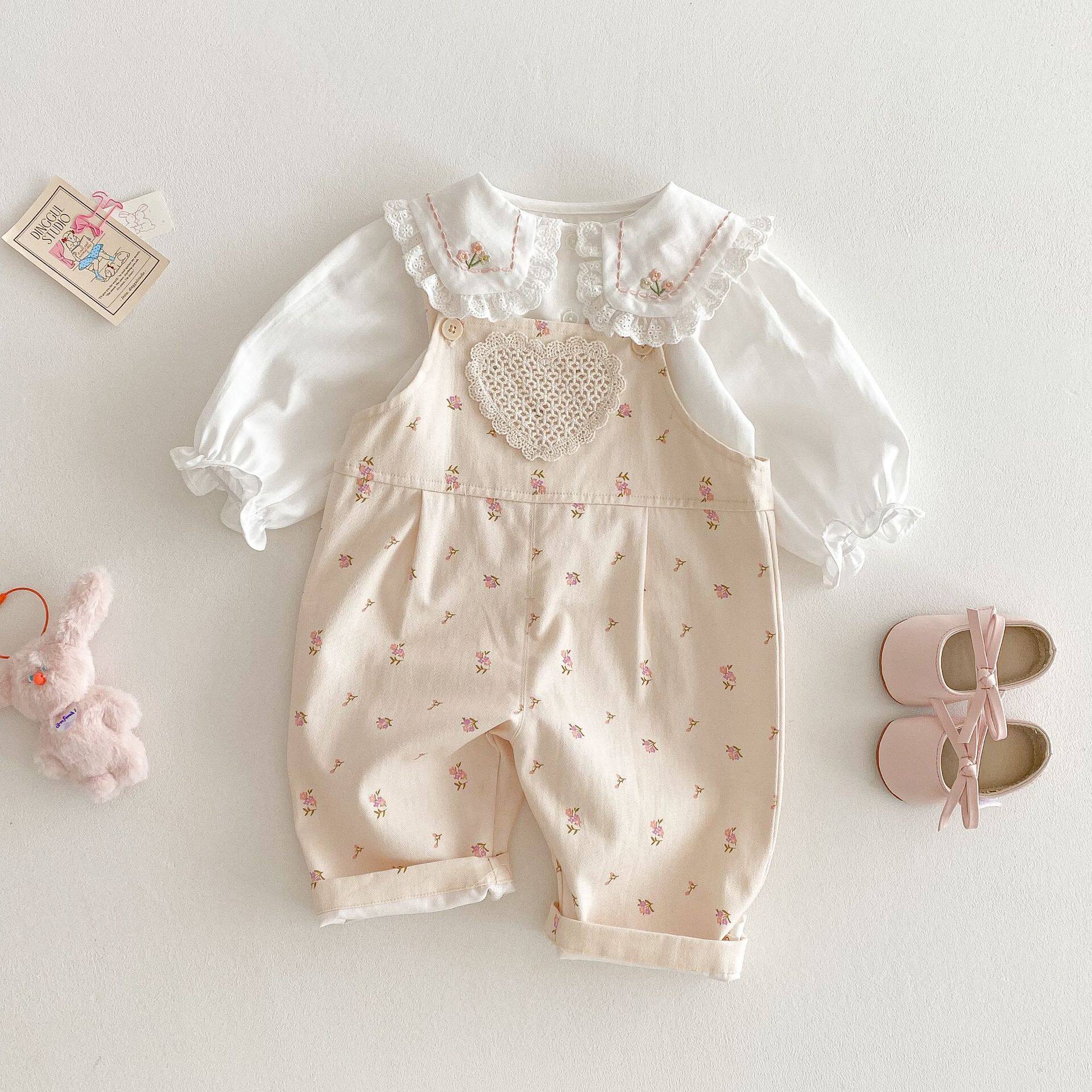 女童纯棉碎花背带裤套装宝宝韩版新款爱心休闲裤娃娃领衬衫两件套