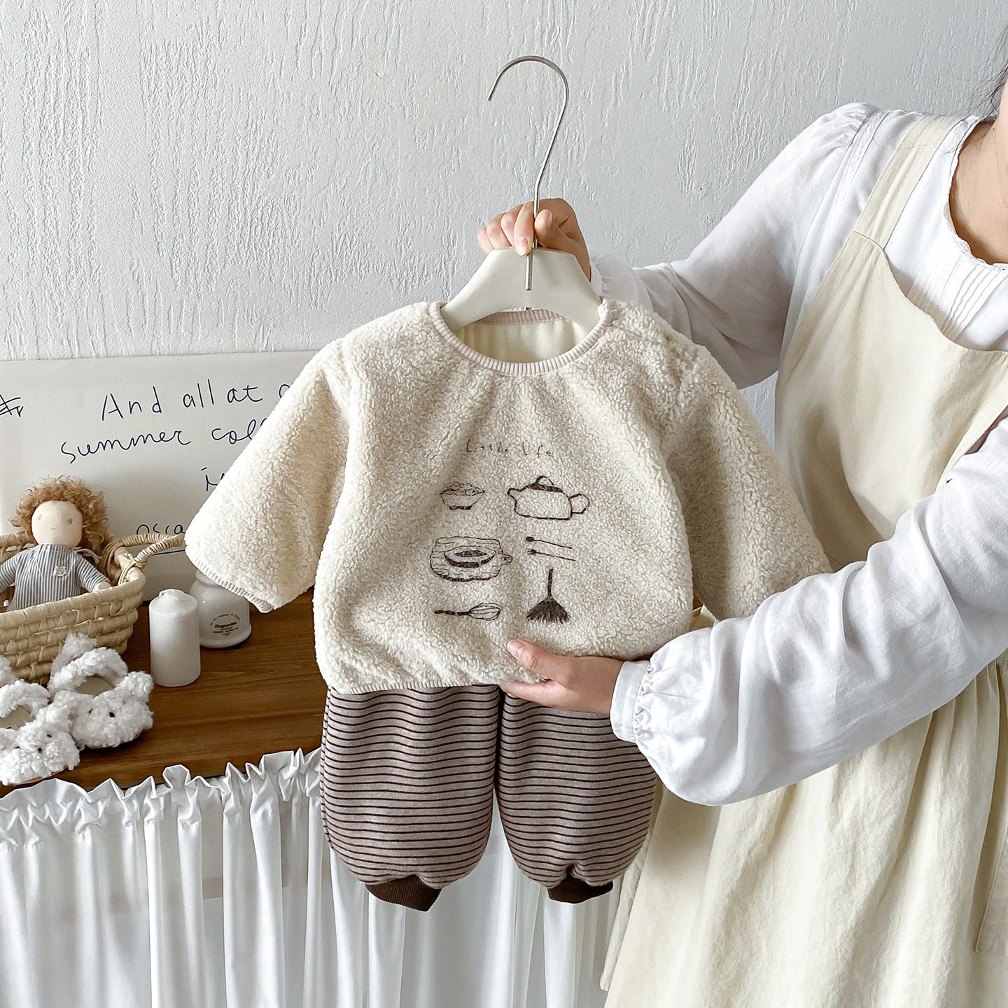 宝宝冬季加绒加厚卫衣束脚裤套装